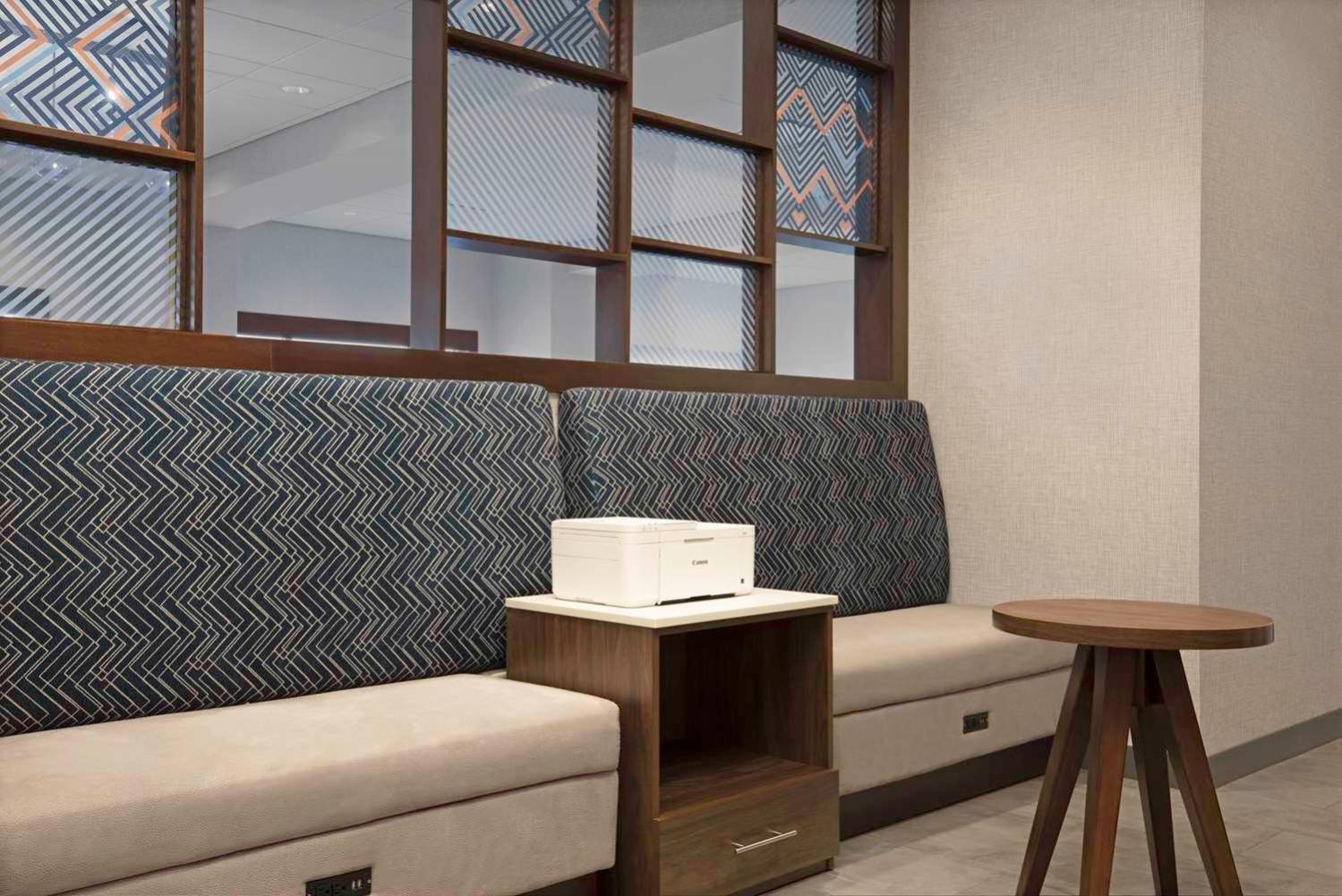 Hampton Inn By Hilton Port Hope Cobourg Exteriör bild